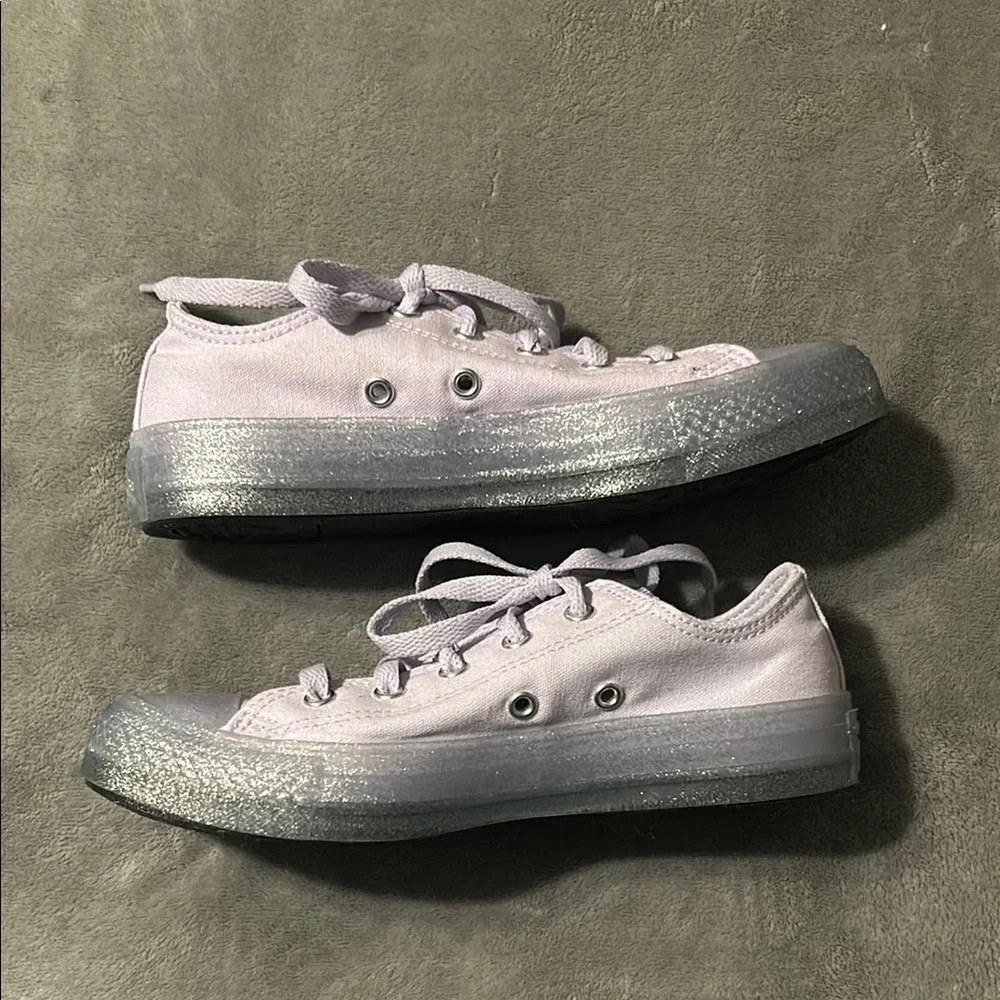 Converse Lavender Sneakers with silver Glitter Soles like new - Picture 6 of 7